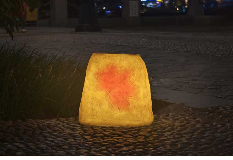 Solar Stone Light