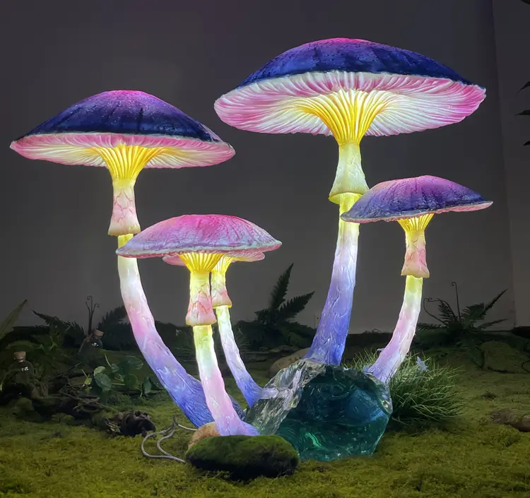 Giant Mushroom Light | Illuminated Fiberglass Mushroom Sculpture for Event & Park Decor 3 Giant Mushroom Light | Illuminated Fiberglass Mushroom Sculpture for Event & Park Decor - 图片 3