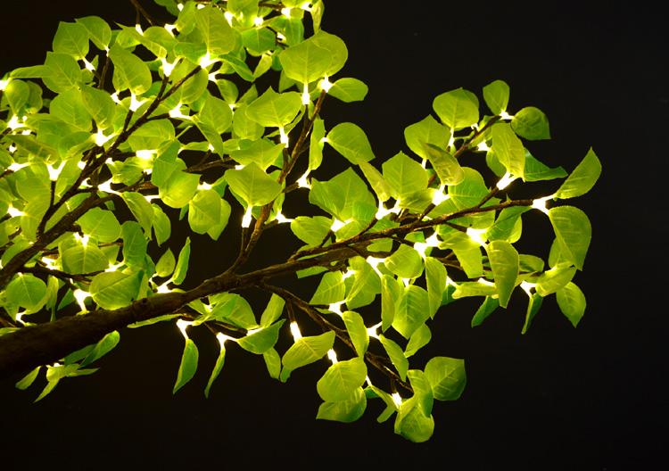 outdoor tree light