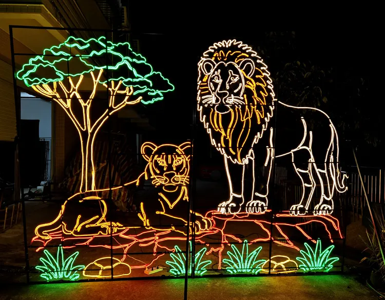 Lion Family 04