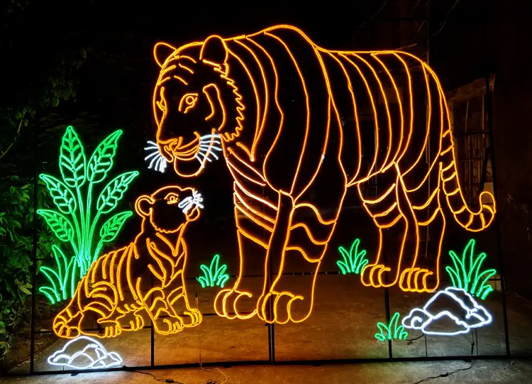 Outdoor LED Tiger motif light | 2D animal silhouette for Park Festival Light Show 4 LED tiger motif light, outdoor animal silhouette light for park festival light show